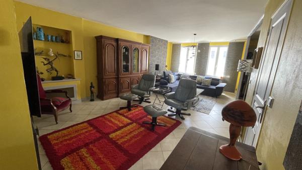 Maison 10 pièces 161.18 m2