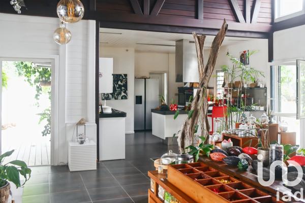 Maison à vendre 5 pièces 272 m² Le Lamentin