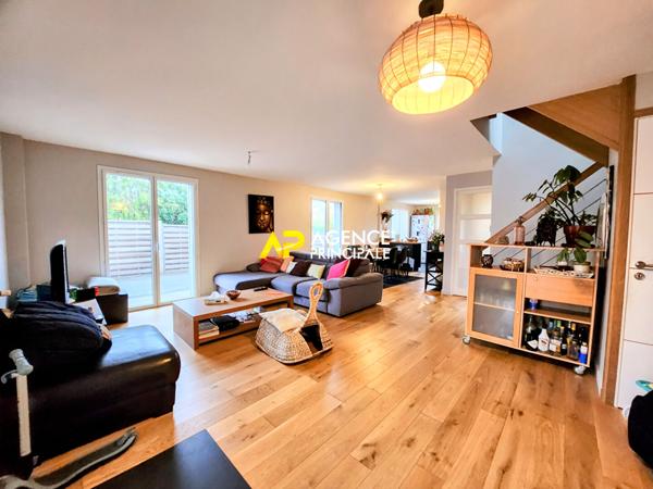 A ARGENTEUIL, Marché des Côteaux, Maison 6 pièces, 4 chambres, 2 bureaux de 135m² . €449 900 ** - Référence 4369