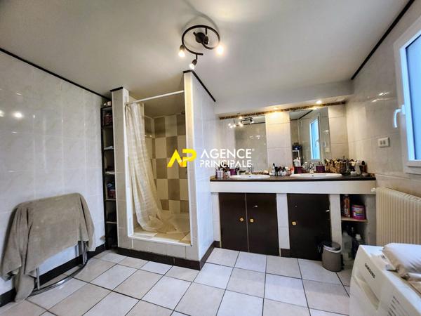 A ARGENTEUIL, Marché des Côteaux, Maison 6 pièces, 4 chambres, 2 bureaux de 135m² . €449 900 ** - Référence 4369