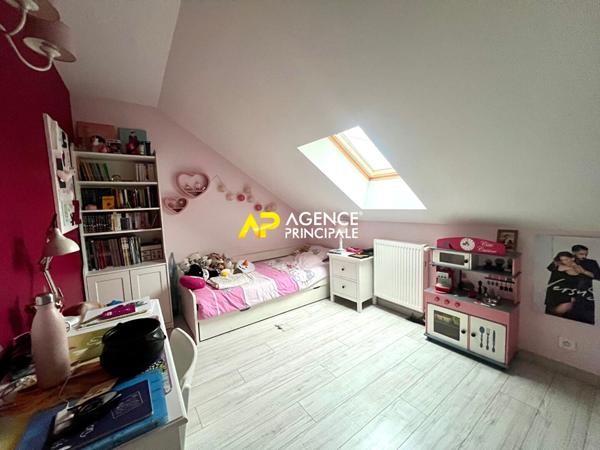 A ARGENTEUIL, Marché des Côteaux, Maison 6 pièces, 4 chambres, 2 bureaux de 135m² . €449 900 ** - Référence 4369