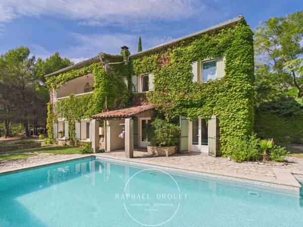 AU CŒUR DE LA CAMPAGNE DU LUBERON – PROPRIETE DE 208 M2 AVEC PISCINE SUR 5600 M2 DE TERRAIN