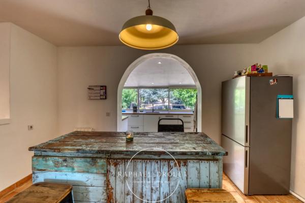 AU CŒUR DE LA CAMPAGNE DU LUBERON – PROPRIETE DE 208 M2 AVEC PISCINE SUR 5600 M2 DE TERRAIN