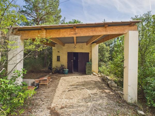 AU CŒUR DE LA CAMPAGNE DU LUBERON – PROPRIETE DE 208 M2 AVEC PISCINE SUR 5600 M2 DE TERRAIN