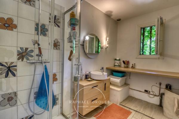 AU CŒUR DE LA CAMPAGNE DU LUBERON – PROPRIETE DE 208 M2 AVEC PISCINE SUR 5600 M2 DE TERRAIN