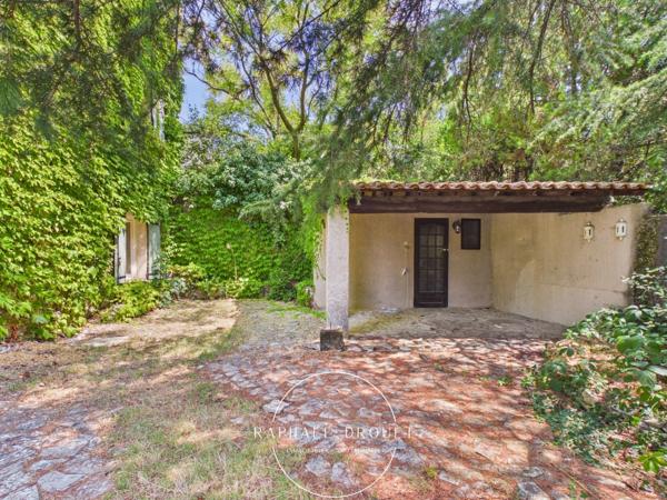 AU CŒUR DE LA CAMPAGNE DU LUBERON – PROPRIETE DE 208 M2 AVEC PISCINE SUR 5600 M2 DE TERRAIN