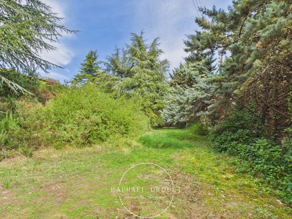 AU CŒUR DE LA CAMPAGNE DU LUBERON – PROPRIETE DE 208 M2 AVEC PISCINE SUR 5600 M2 DE TERRAIN