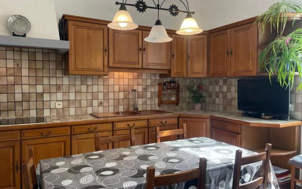 Maison à vendre    6 pièces •  Donzère