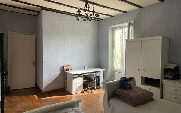 Maison à vendre    6 pièces •  Donzère