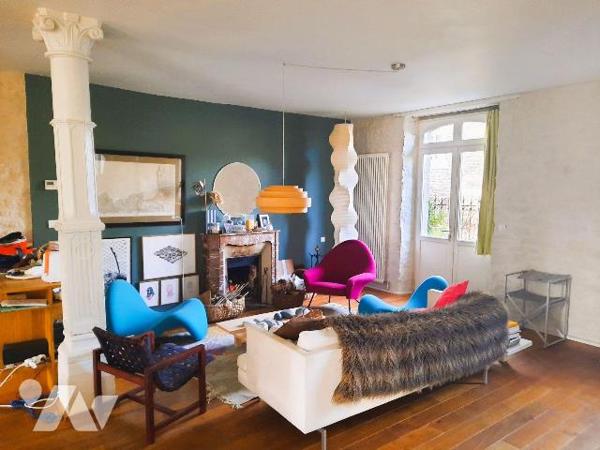 Au coeur de Cancale, à cinq minutes à pied des plages, des promenades du GR 34 et des commerces...