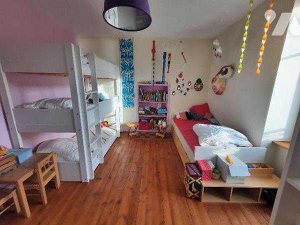 Au coeur de Cancale, à cinq minutes à pied des plages, des promenades du GR 34 et des commerces...