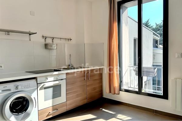 Appartement à louer 2 pièces en excellent état LES RIGOLLOTS - FONTENAY SOUS BOIS (94) - Bail meublé