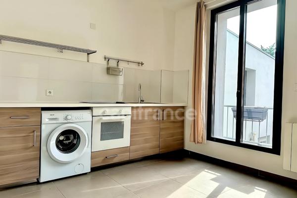 Appartement à louer 2 pièces en excellent état LES RIGOLLOTS - FONTENAY SOUS BOIS (94) - Bail meublé