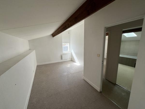 Appartement à vendre 98 280 € Gond-Pontouvre 3 p 70 m² DPE F