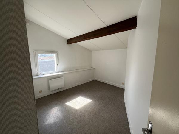 Appartement à vendre 98 280 € Gond-Pontouvre 3 p 70 m² DPE F