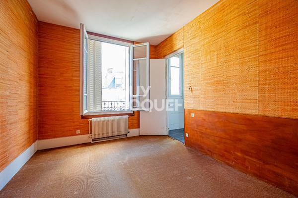 3 pièces 2 chambres / Dernier étage - Ascenseur / Calme / Lumineux / Charme de l'ancien