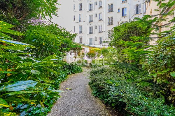 3 pièces 2 chambres / Dernier étage - Ascenseur / Calme / Lumineux / Charme de l'ancien