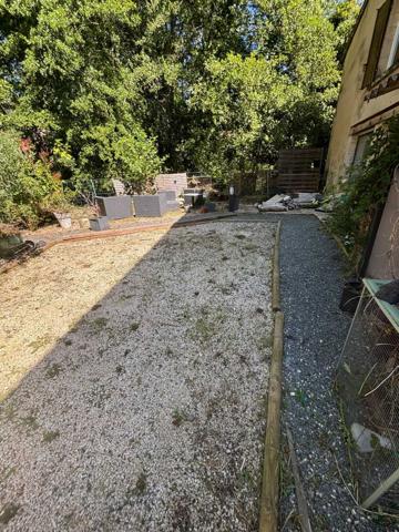 Maison ancienne - Le bugue Grande maison de village avec jardin et dépendance attenante pour activité annexe