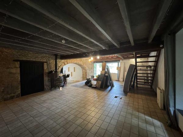 Maison ancienne - Le bugue Grande maison de village avec jardin et dépendance attenante pour activité annexe