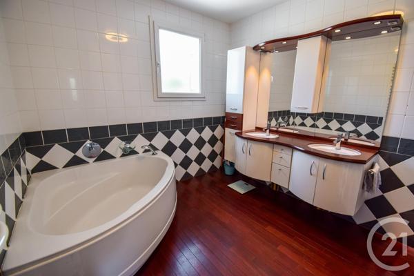 Maison à vendre  9 pièces - 180,34 m2 MISERIEUX - 01