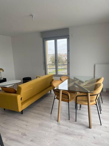 LOCATION TYPE 4 MEUBLE _ ANGERS,