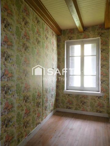 Maison de Ville, A Rénover, 108 m2 habitables sur 2 étages, 5 pièces, Combles aménageables, Montréal la Cluse,