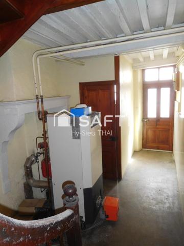 Maison de Ville, A Rénover, 108 m2 habitables sur 2 étages, 5 pièces, Combles aménageables, Montréal la Cluse,