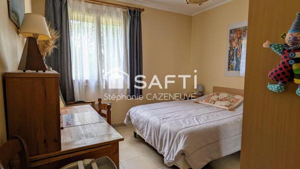 Maison chouchoutée avec garage et joli jardin