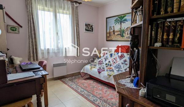 Maison chouchoutée avec garage et joli jardin