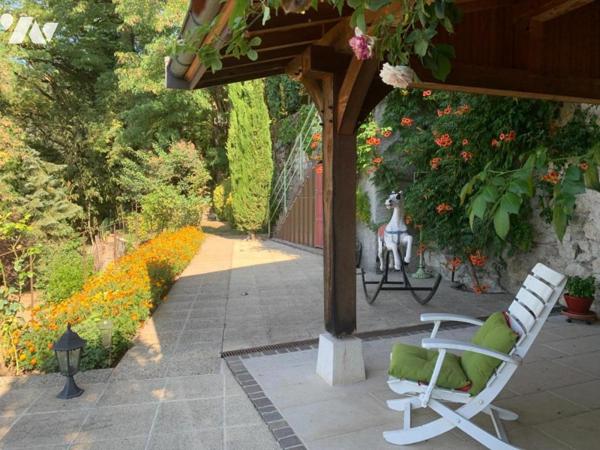 MAISON A VENDRE - GEX - Centre Historique - Maison atypique vue Mont Blanc - 180 m2 - Jardin 698 m2