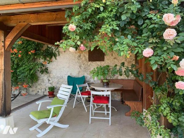 MAISON A VENDRE - GEX - Centre Historique - Maison atypique vue Mont Blanc - 180 m2 - Jardin 698 m2