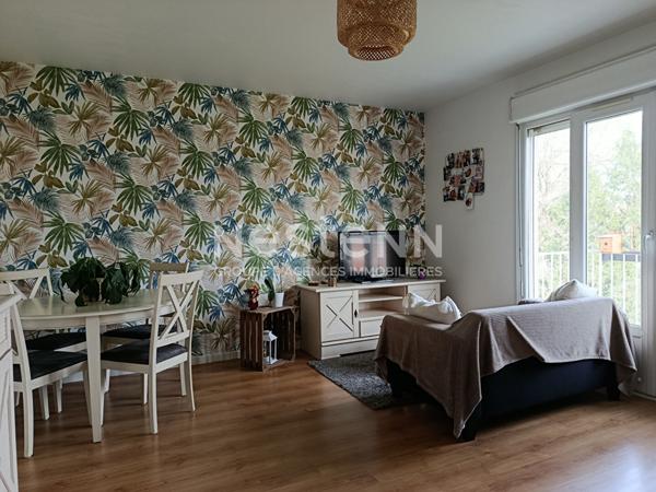 Appartement 3 pièces à vendre à Fontenay-le-Comte, 2 chambres, garage. Pas de travaux.