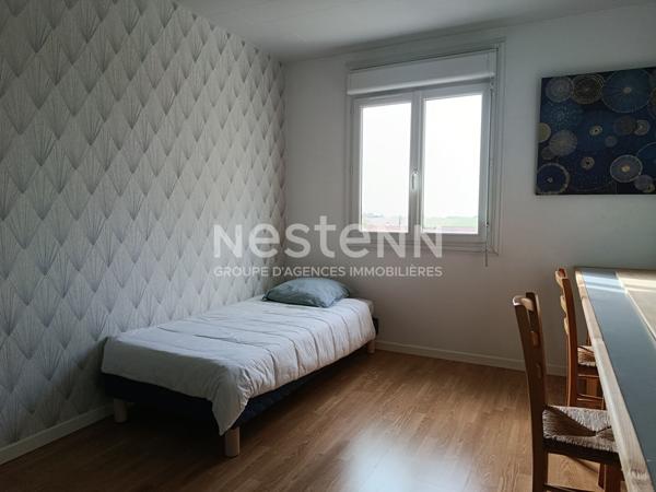 Appartement 3 pièces à vendre à Fontenay-le-Comte, 2 chambres, garage. Pas de travaux.