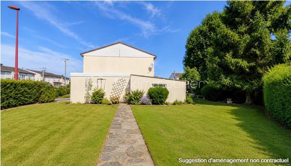 Vous recherchez votre premier cocon ou un projet familial à personnaliser ?
Cette maison offre une belle opportunité pour créer un intérieur qui vous ressemble !

Ses atouts : salon séjour convivial, cuisine indépendante, véranda agréable, garage 2 voitures avec accès direct à la maison
A l’étage 3 chambres, un bureau ou un dressing ou une chambre bébé, une salle de bain

Profitez également d’un jardin agréable et bien exposé, dans un environnement calme, avec un parc de jeux récent à proximité.

Côté confort :

Menuiseries PVC double vitrage
Chaudière gaz récente (2 ans)

Une maison à conforter, offrant une belle base et un véritable potentiel d’évolution, idéale pour un projet familial ou un premier achat.

Une visite vous permettra de découvrir tout son potentiel !