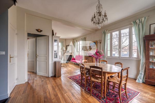 Maison Rueil Malmaison 6 pièce(s) 150m2 940 000 € **  - Référence  19435