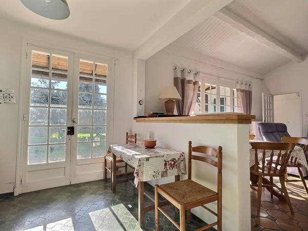 Maison Loix sur très beau terrain