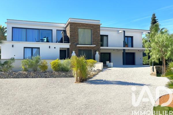 Maison à vendre 9 pièces 319 m² Fréjus
