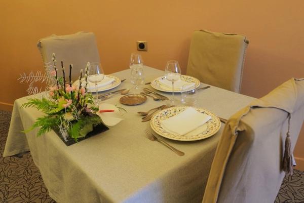 Dpt Allier (03), à vendre ESTIVAREILLES , Murs et Fond ,  Hôtel - Restaurant -Bar ( licence 4 ) 10 minutes de Montluçon