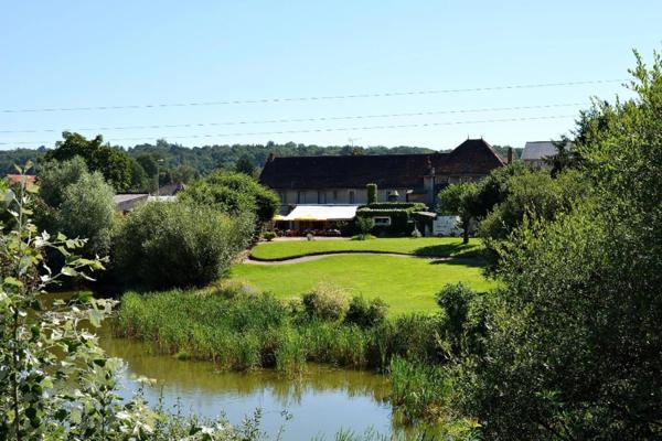 Dpt Allier (03), à vendre ESTIVAREILLES , Murs et Fond ,  Hôtel - Restaurant -Bar ( licence 4 ) 10 minutes de Montluçon