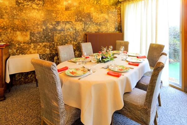 Dpt Allier (03), à vendre ESTIVAREILLES , Murs et Fond ,  Hôtel - Restaurant -Bar ( licence 4 ) 10 minutes de Montluçon