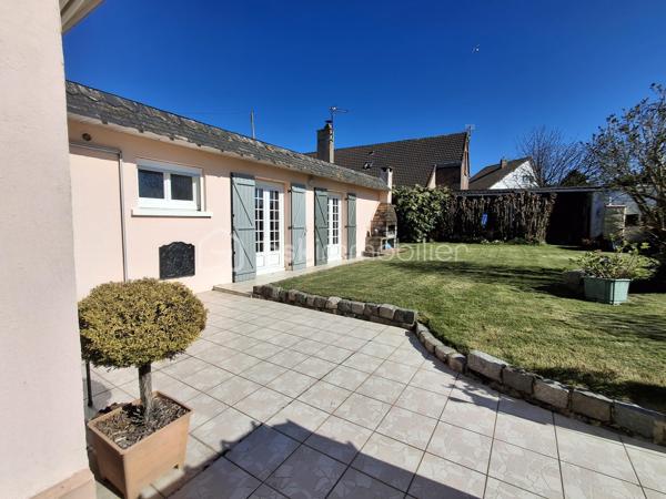 🔥 MAISON FAMILIALE AVEC VUE MER – FORT POTENTIEL À RÉVÉLER ! 🔥

📍 Dieppe – Quartier Vieux Neuville (calme & recherché)

Vous cherchez une maison avec du cachet, de l’espace et la possibilité de créer un lieu à votre image ?
👉 Cette maison est une vraie opportunité.

Derrière sa façade pleine de charme (à l'origine maison en briques comme dans le quartier), découvrez 135 m² à réinventer selon vos envies, avec déjà tout ce qu’il faut pour séduire :

✨ Un séjour lumineux de 35 m² avec cheminée, ouvert sur le jardin
✨ 4 à 5 chambres possibles, dont certaines avec vue mer 🌊
✨ Jardin intimiste de 422 m², clos, sans vis-à-vis
✨ Quartier prisé, au calme, proche de tout

🏡 Une maison saine et bien entretenue, qui offre une excellente base…
💡 Travaux d’isolation  et de rafraichissement à prévoir pour en faire un véritable cocon moderne et confortable.

👉 Parfaite pour :
•	une grande famille 
•	une résidence secondaire pleine de charme 
•	un projet de valorisation avec fort potentiel 

📞 Ne tardez pas : contactez-moi dès maintenant pour organiser une visite et découvrir tout ce que cette maison peut devenir.