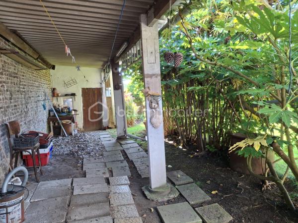 🔥 MAISON FAMILIALE AVEC VUE MER – FORT POTENTIEL À RÉVÉLER ! 🔥

📍 Dieppe – Quartier Vieux Neuville (calme & recherché)

Vous cherchez une maison avec du cachet, de l’espace et la possibilité de créer un lieu à votre image ?
👉 Cette maison est une vraie opportunité.

Derrière sa façade pleine de charme (à l'origine maison en briques comme dans le quartier), découvrez 135 m² à réinventer selon vos envies, avec déjà tout ce qu’il faut pour séduire :

✨ Un séjour lumineux de 35 m² avec cheminée, ouvert sur le jardin
✨ 4 à 5 chambres possibles, dont certaines avec vue mer 🌊
✨ Jardin intimiste de 422 m², clos, sans vis-à-vis
✨ Quartier prisé, au calme, proche de tout

🏡 Une maison saine et bien entretenue, qui offre une excellente base…
💡 Travaux d’isolation  et de rafraichissement à prévoir pour en faire un véritable cocon moderne et confortable.

👉 Parfaite pour :
•	une grande famille 
•	une résidence secondaire pleine de charme 
•	un projet de valorisation avec fort potentiel 

📞 Ne tardez pas : contactez-moi dès maintenant pour organiser une visite et découvrir tout ce que cette maison peut devenir.