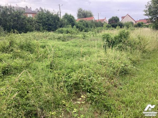 Un terrain à bâtir de 1984 M2