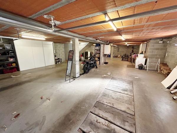 Maison 5 pièce(s) 124 m2 avec piscine et sous-sol sur 1600m² de terrain