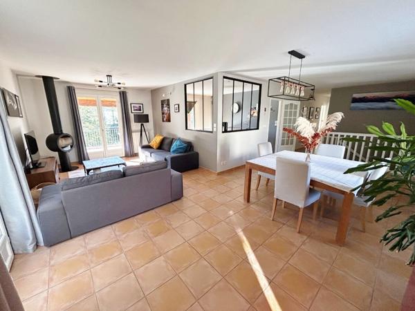 Maison 5 pièce(s) 124 m2 avec piscine et sous-sol sur 1600m² de terrain