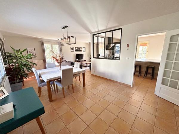 Maison 5 pièce(s) 124 m2 avec piscine et sous-sol sur 1600m² de terrain