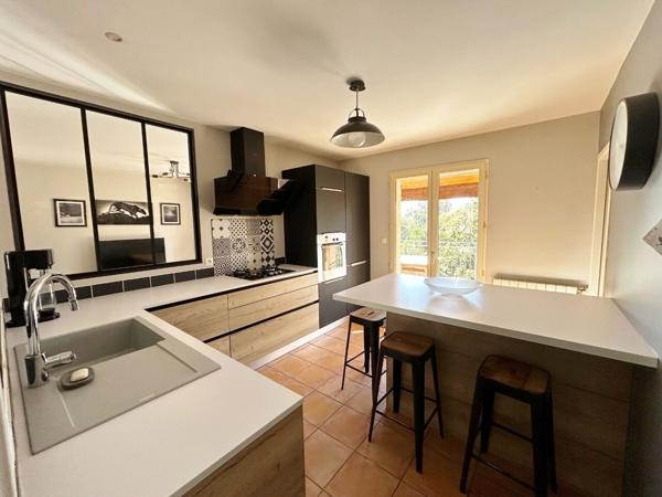 Maison 5 pièce(s) 124 m2 avec piscine et sous-sol sur 1600m² de terrain