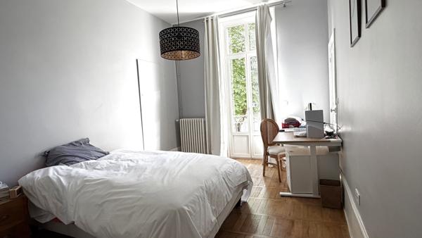 Appartement
                                                                                                                                                                                                                                                                                                                        5 pièce(s)                                                                                                                                                                                                          3 chambre(s)                                                                                                                                                                                                          132  m²