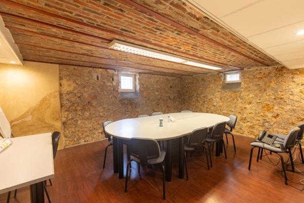 Idéal pour investisseurs - Bureaux transformables en 3 logements