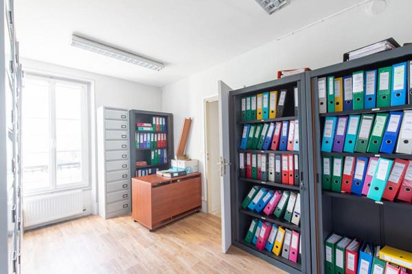 Idéal pour investisseurs - Bureaux transformables en 3 logements